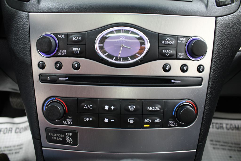 2010 INFINITI G37 Image 40