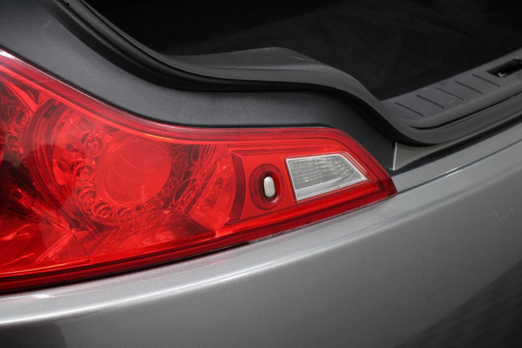 2010 INFINITI G37 Image 41