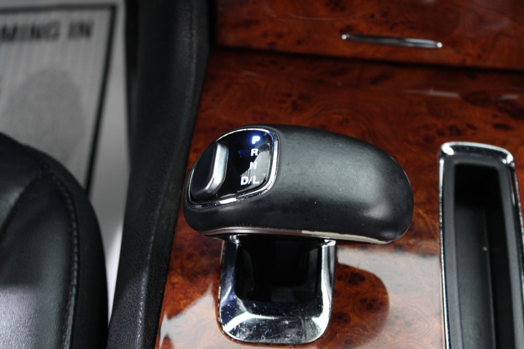 2014 Chrysler 300 Image 24