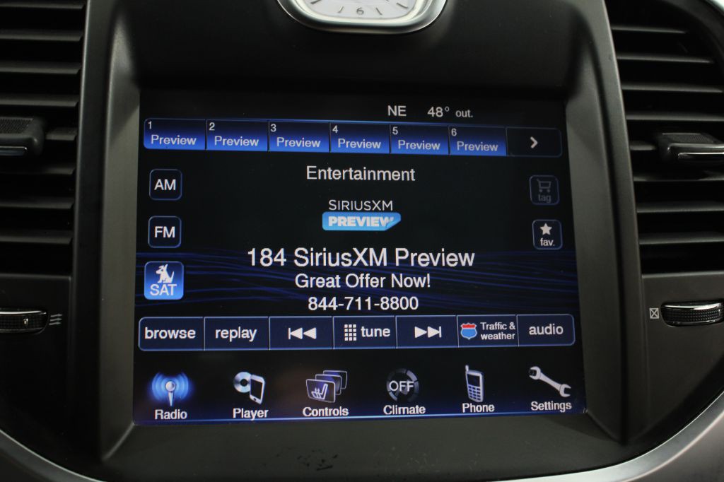 2014 Chrysler 300 Image 26