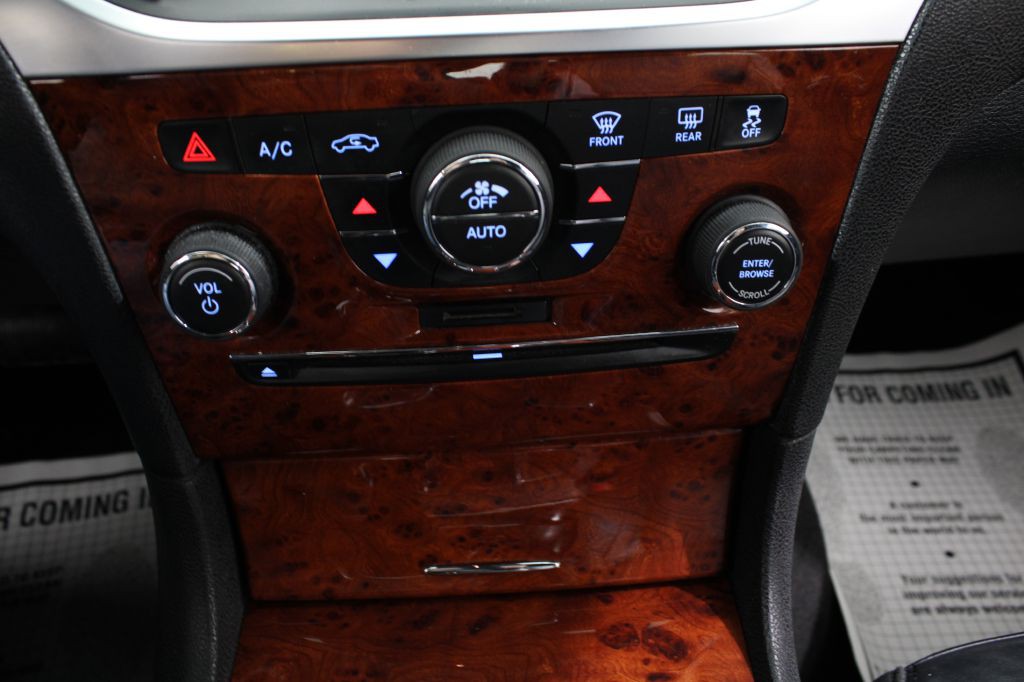 2014 Chrysler 300 Image 29