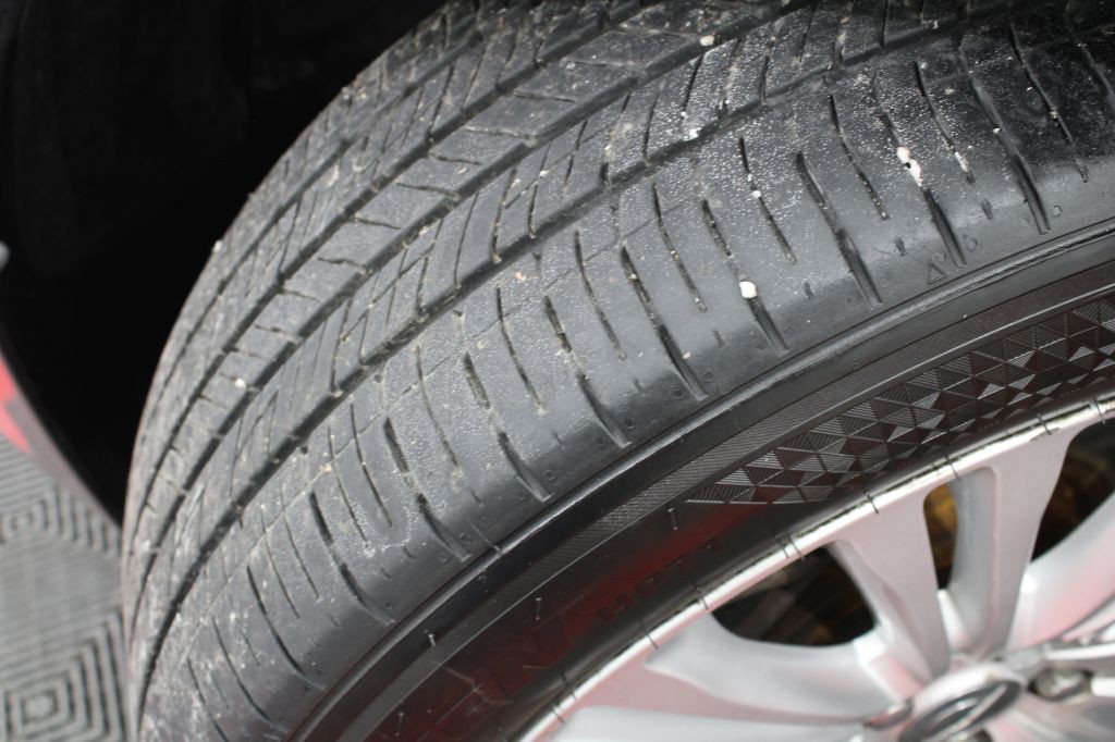 2014 Chrysler 300 Image 36