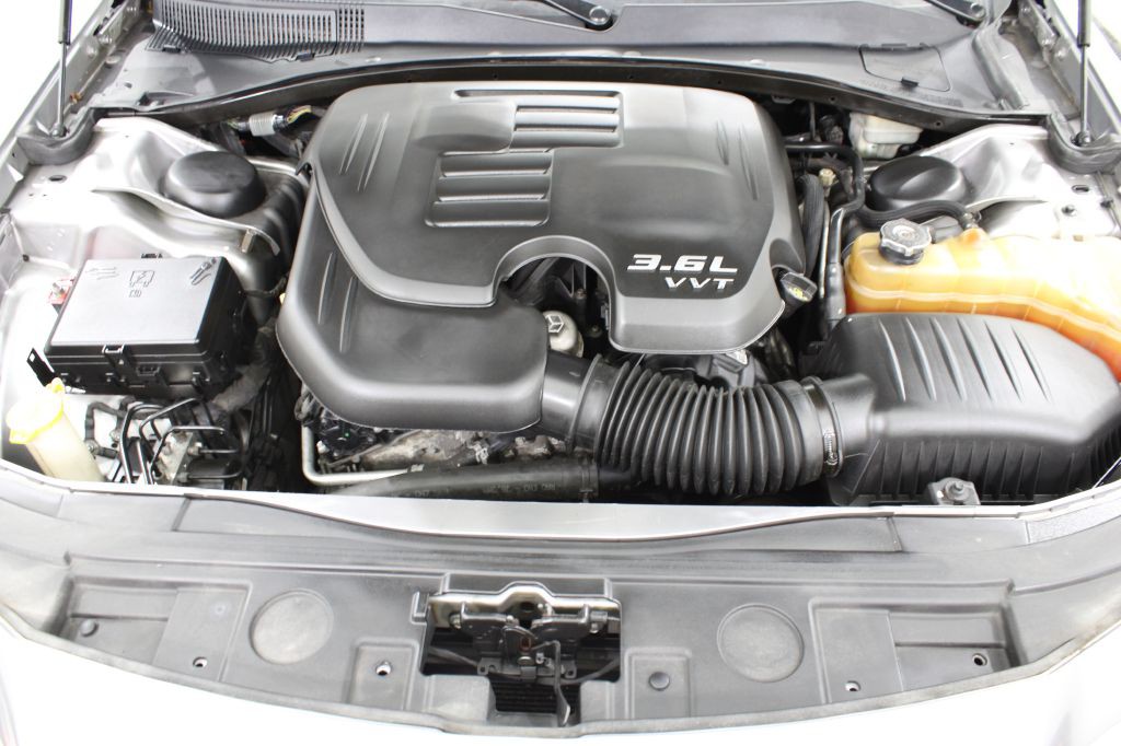 2014 Chrysler 300 Image 37
