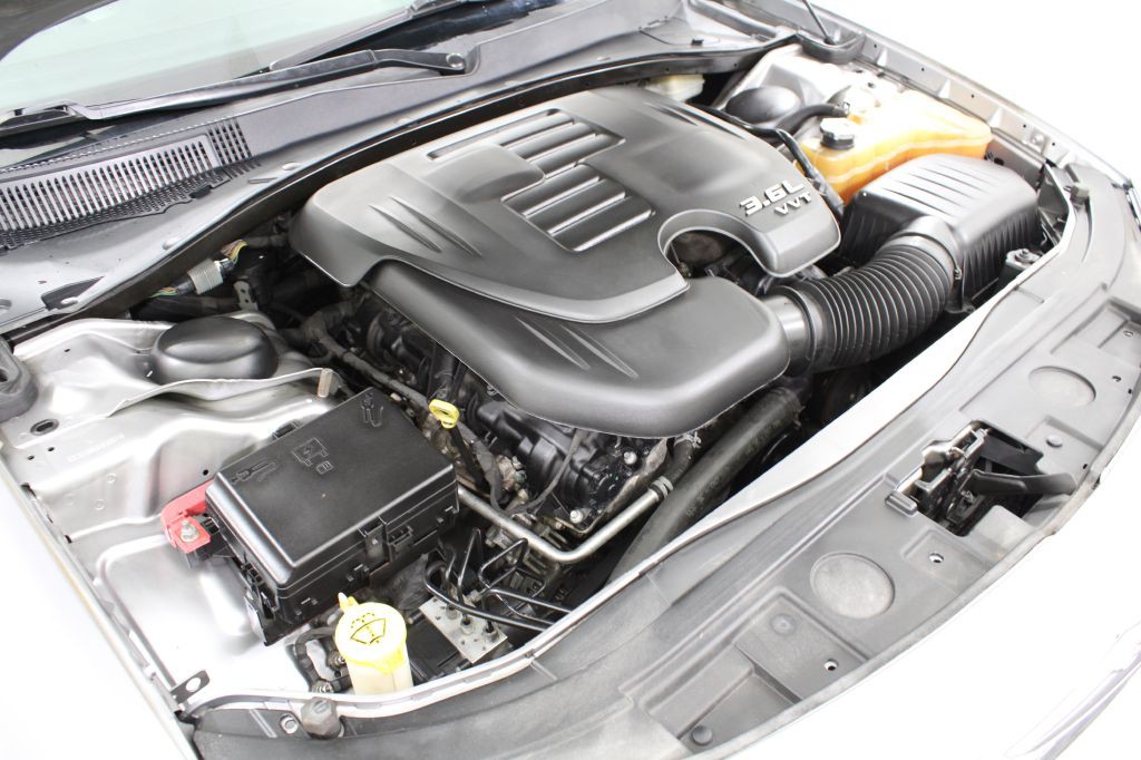2014 Chrysler 300 Image 38