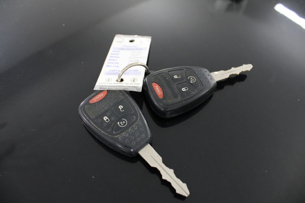 2016 Jeep Compass Image 11