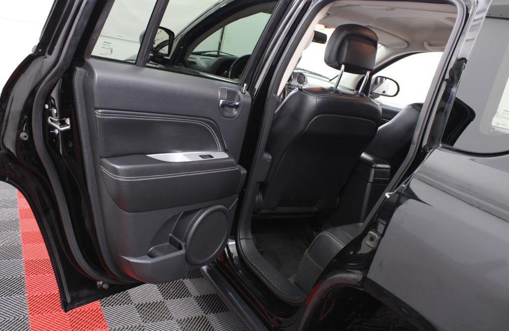 2016 Jeep Compass Image 16