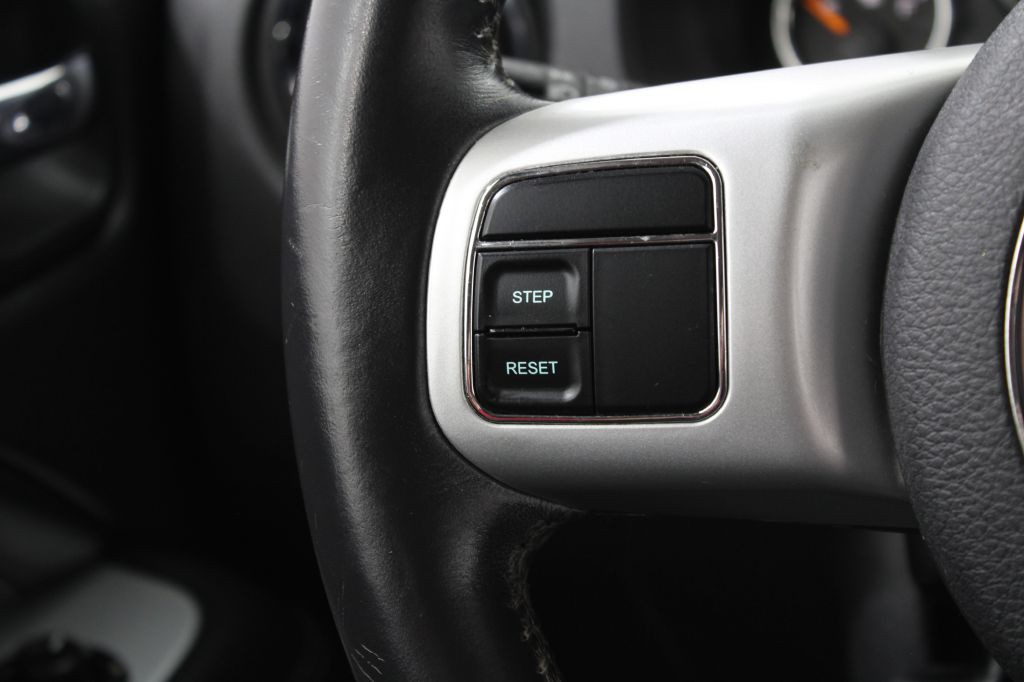 2016 Jeep Compass Image 35