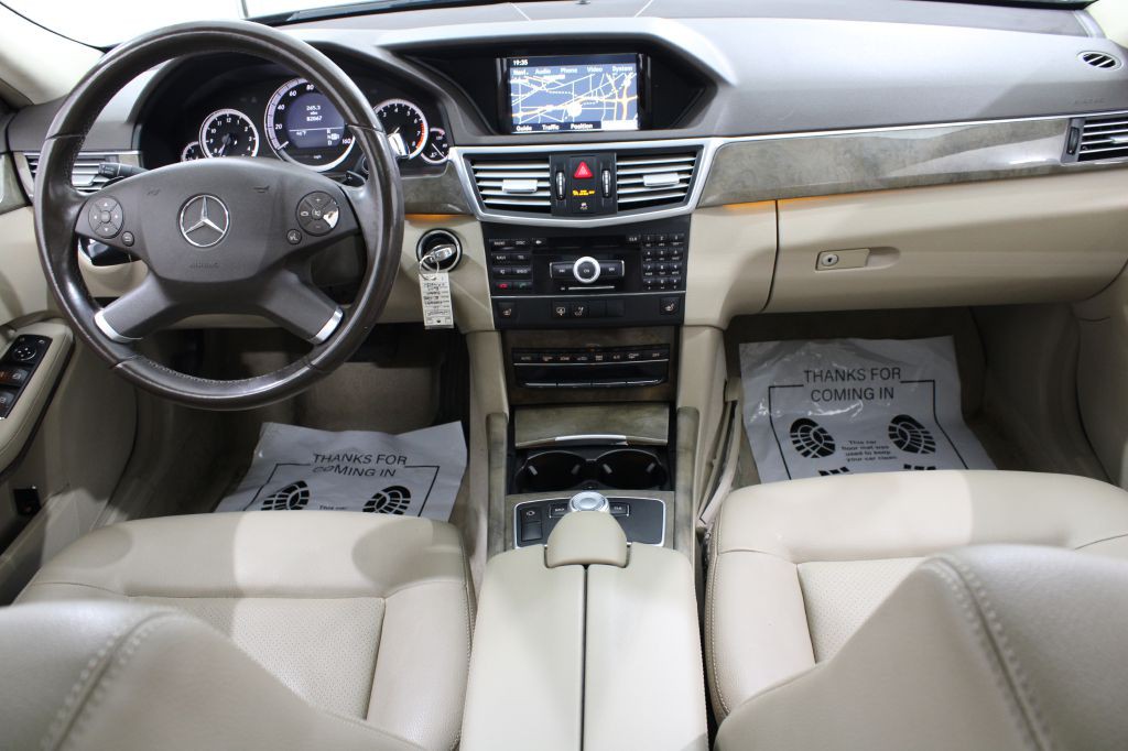 2010 Mercedes-Benz E-Class Image 2