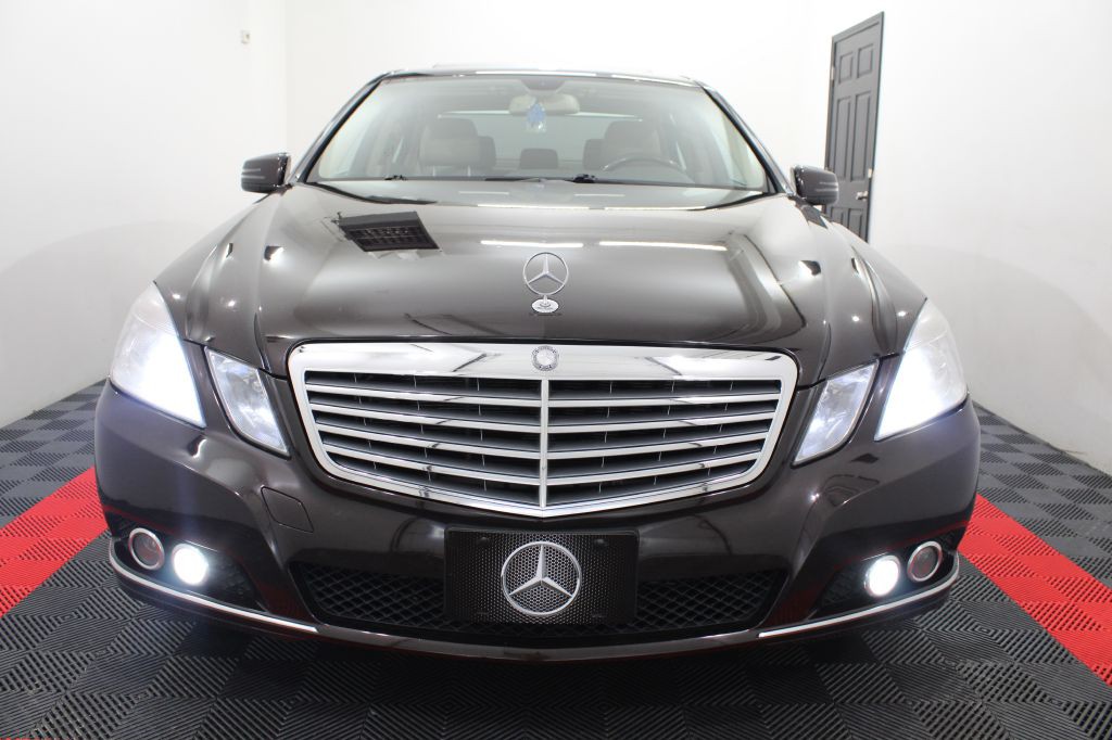 2010 Mercedes-Benz E-Class Image 3