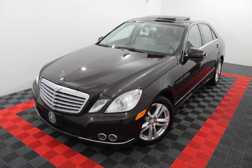 2010 Mercedes-Benz E-Class Image 4