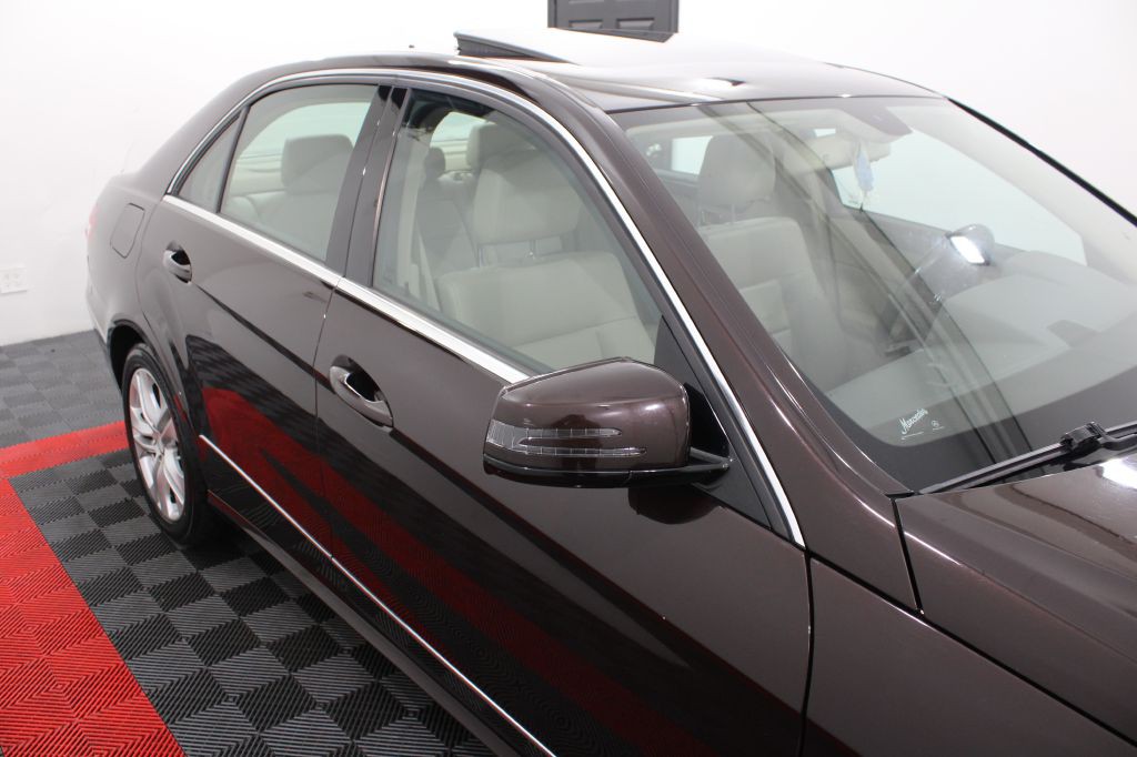 2010 Mercedes-Benz E-Class Image 8