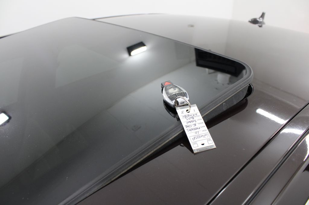 2010 Mercedes-Benz E-Class Image 12