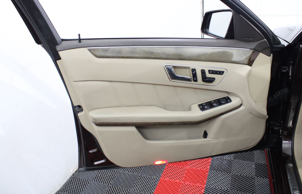 2010 Mercedes-Benz E-Class Image 14