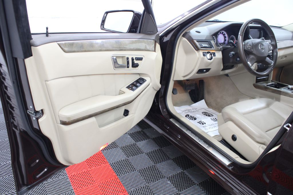 2010 Mercedes-Benz E-Class Image 15