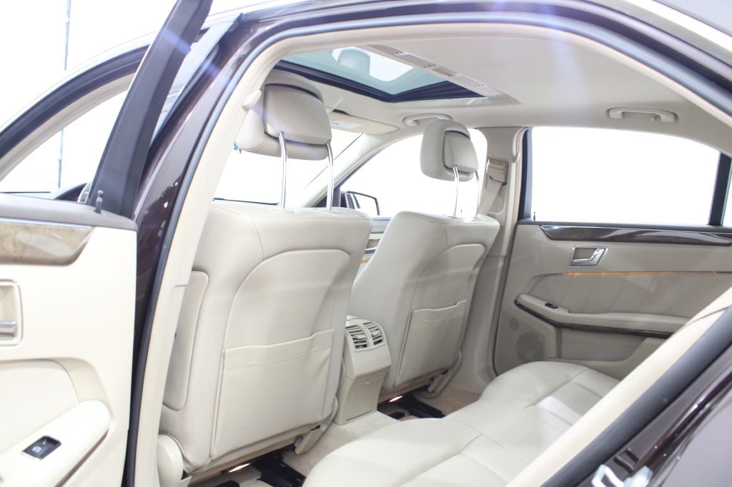 2010 Mercedes-Benz E-Class Image 20