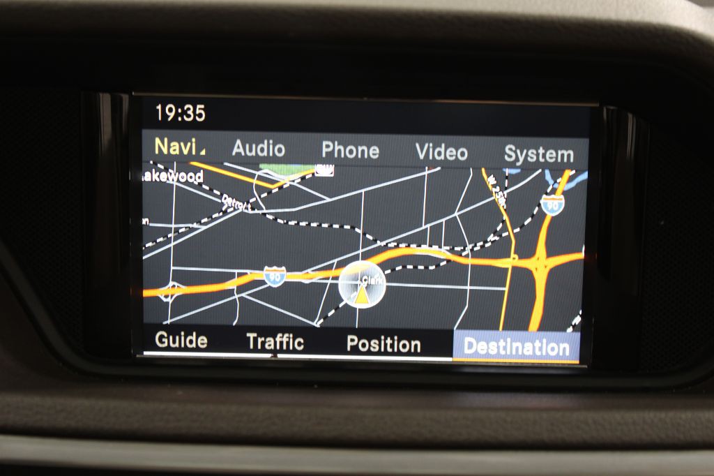 2010 Mercedes-Benz E-Class Image 27