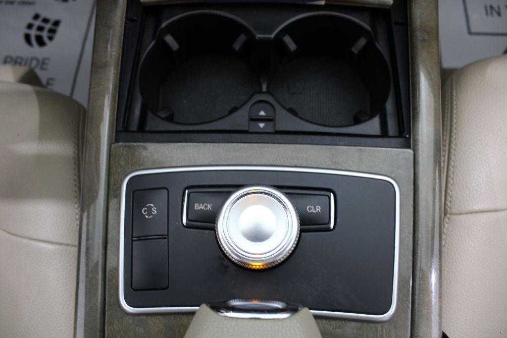 2010 Mercedes-Benz E-Class Image 29