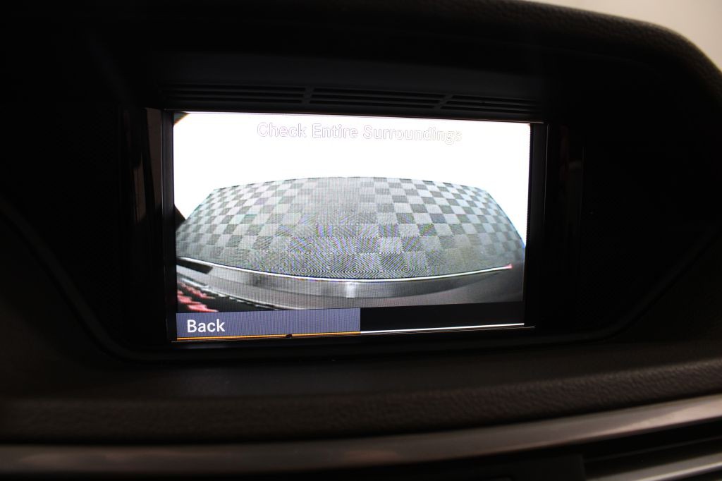 2010 Mercedes-Benz E-Class Image 31