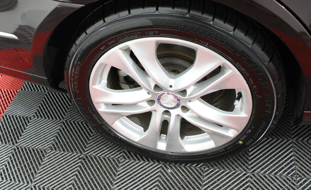 2010 Mercedes-Benz E-Class Image 42