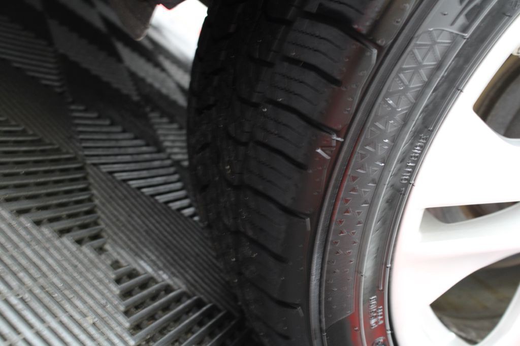 2010 Mercedes-Benz E-Class Image 44