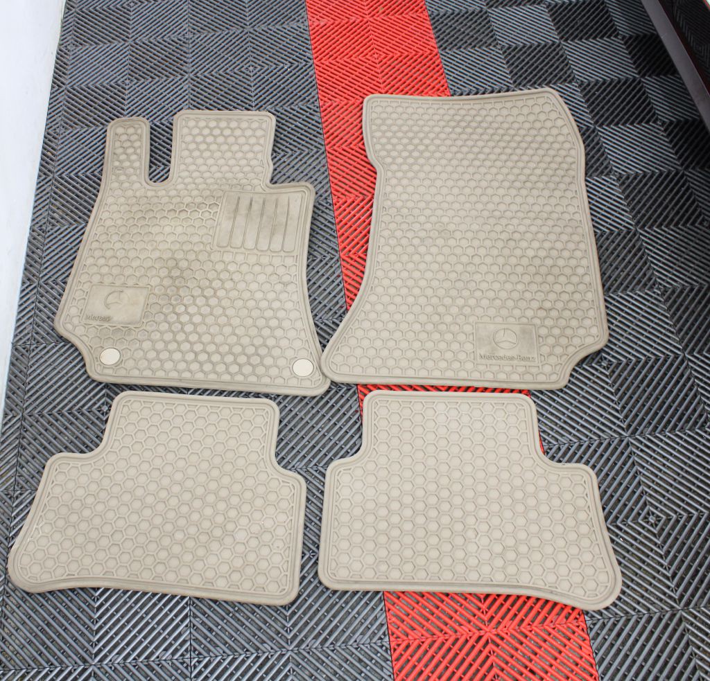 2010 Mercedes-Benz E-Class Image 48