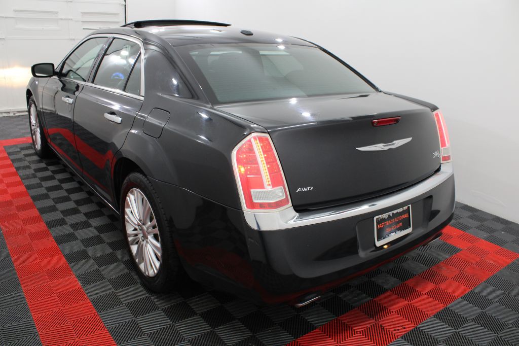 2014 Chrysler 300 Image 5