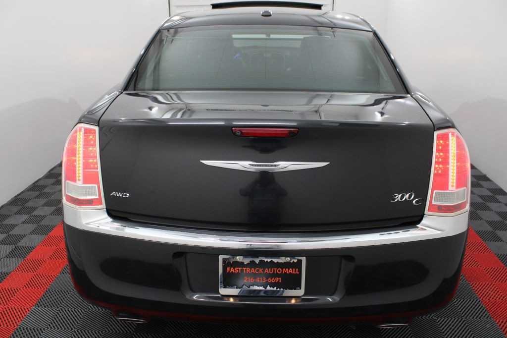 2014 Chrysler 300 Image 6