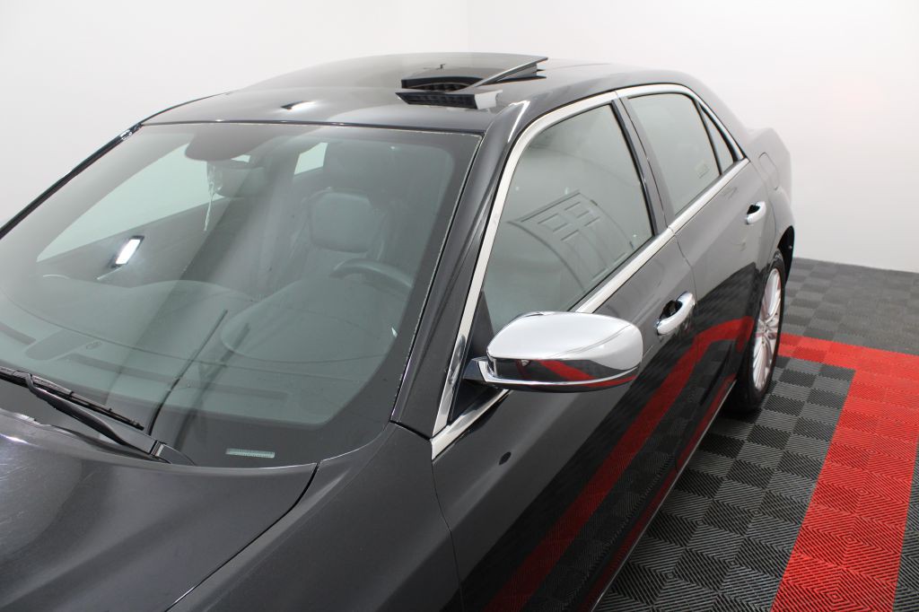 2014 Chrysler 300 Image 9