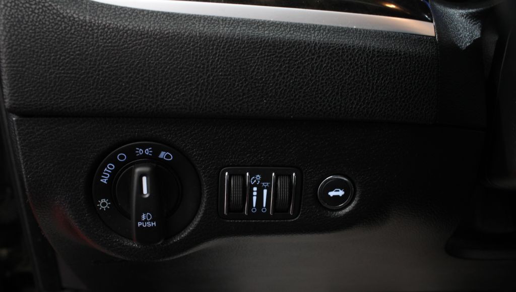 2014 Chrysler 300 Image 41