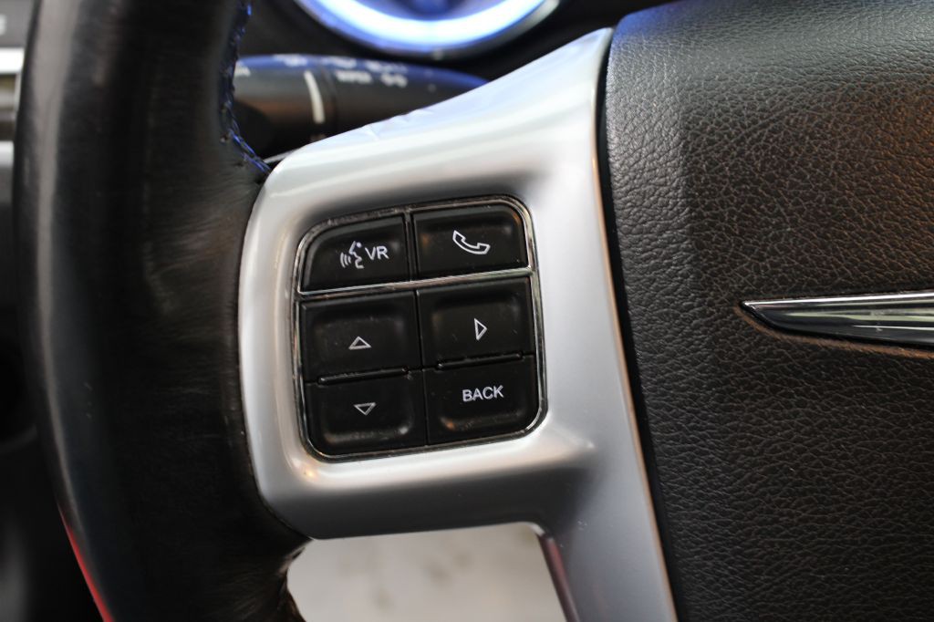 2014 Chrysler 300 Image 42