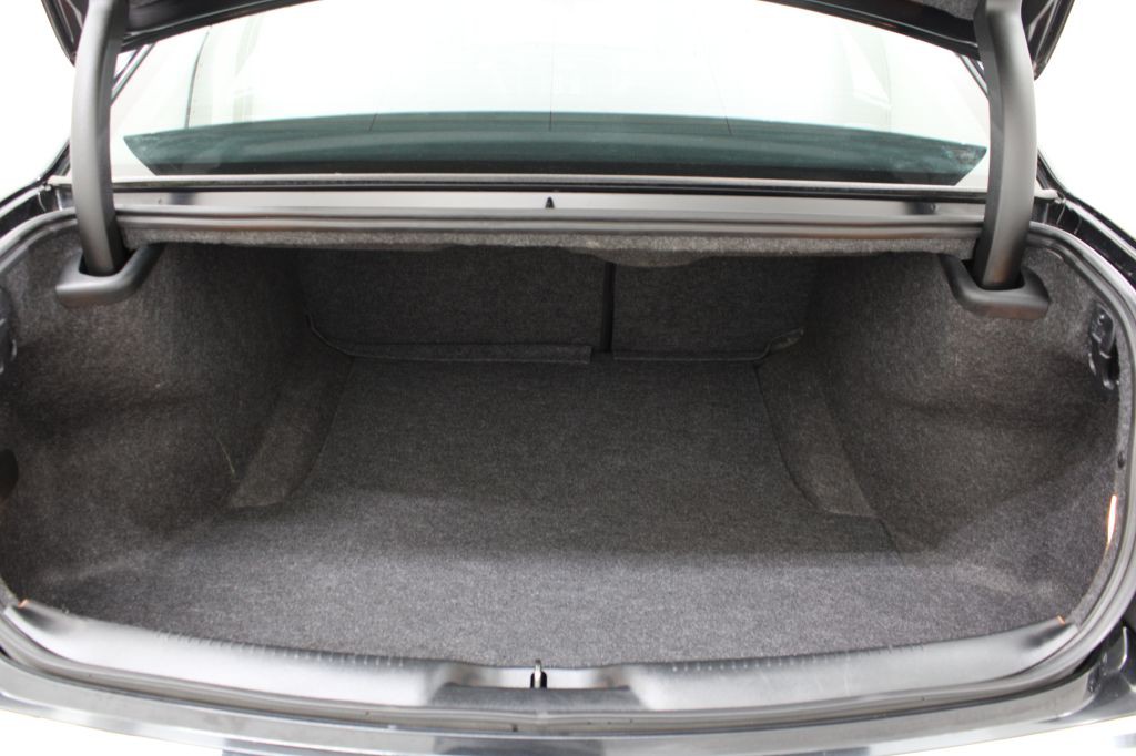 2014 Chrysler 300 Image 44