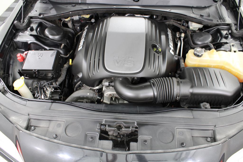 2014 Chrysler 300 Image 51