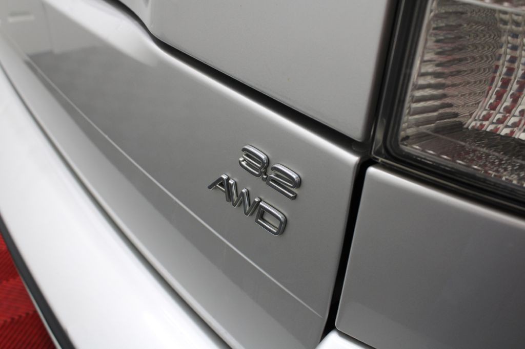 2010 Volvo XC90 Image 10