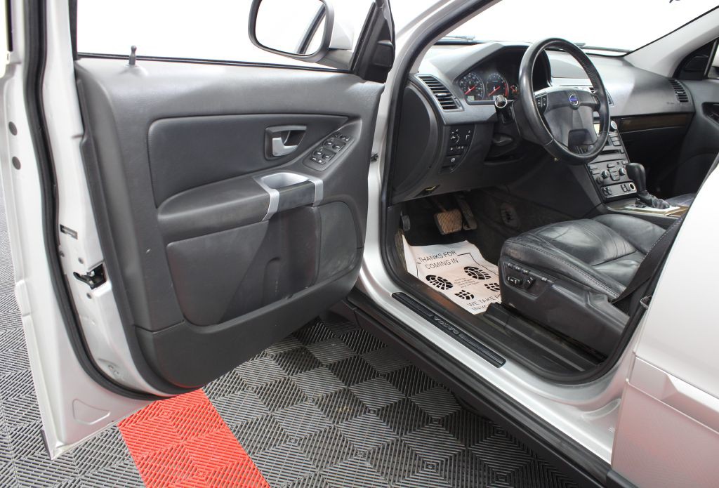 2010 Volvo XC90 Image 12