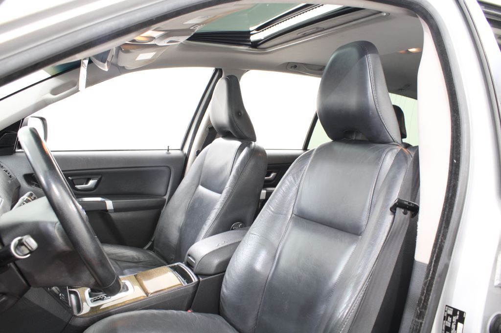 2010 Volvo XC90 Image 14
