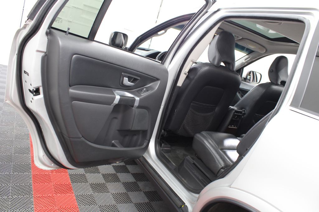 2010 Volvo XC90 Image 15