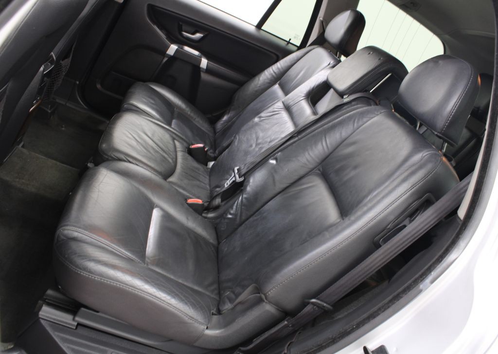 2010 Volvo XC90 Image 16