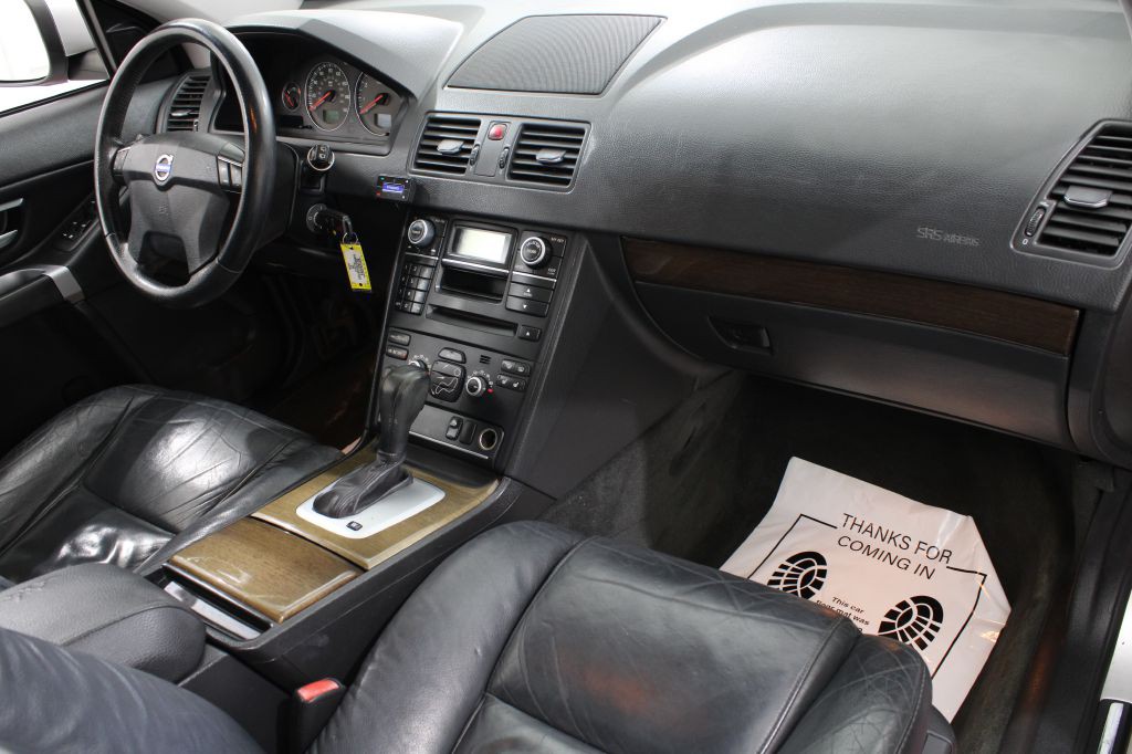 2010 Volvo XC90 Image 23