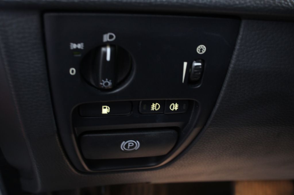 2010 Volvo XC90 Image 24