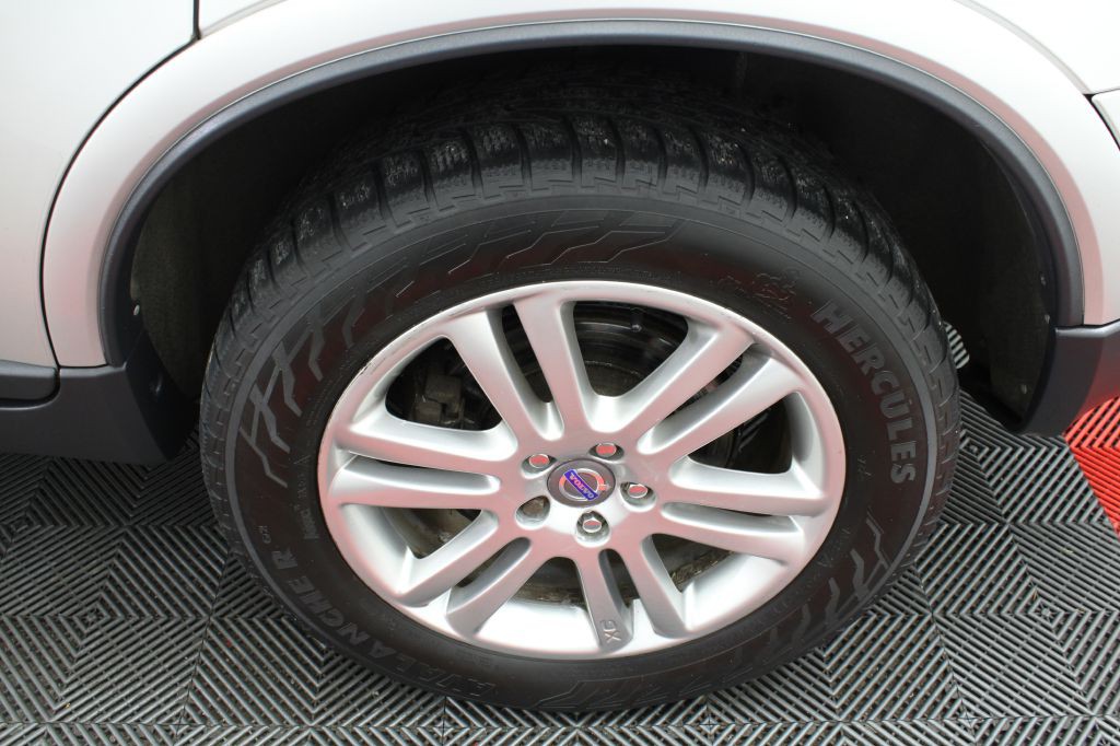 2010 Volvo XC90 Image 36