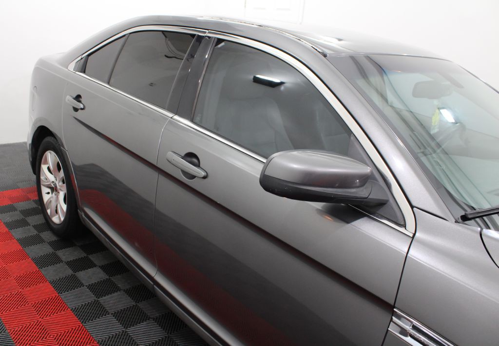 2011 Ford Taurus Image 6