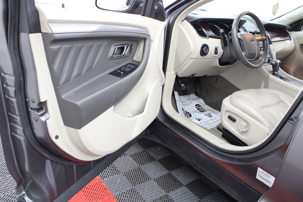 2011 Ford Taurus Image 11