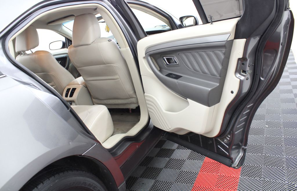 2011 Ford Taurus Image 15
