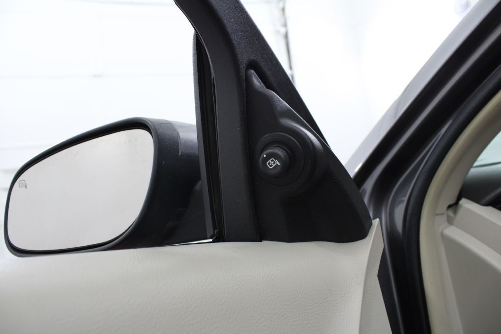 2011 Ford Taurus Image 22