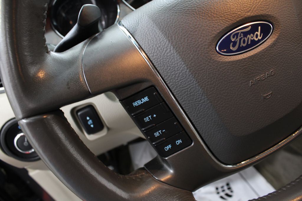 2011 Ford Taurus Image 25