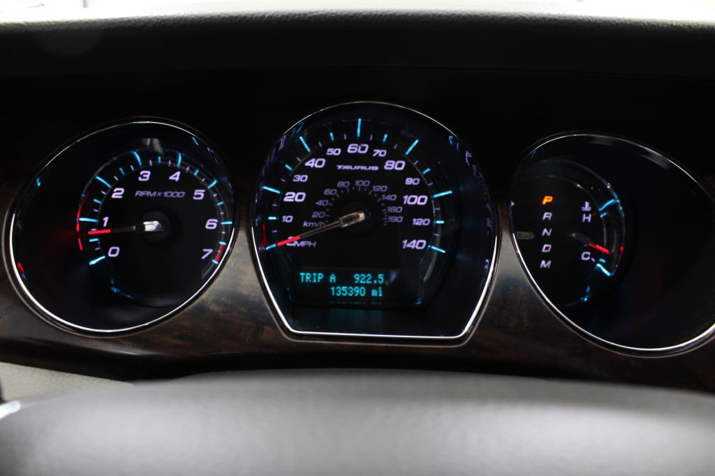 2011 Ford Taurus Image 27