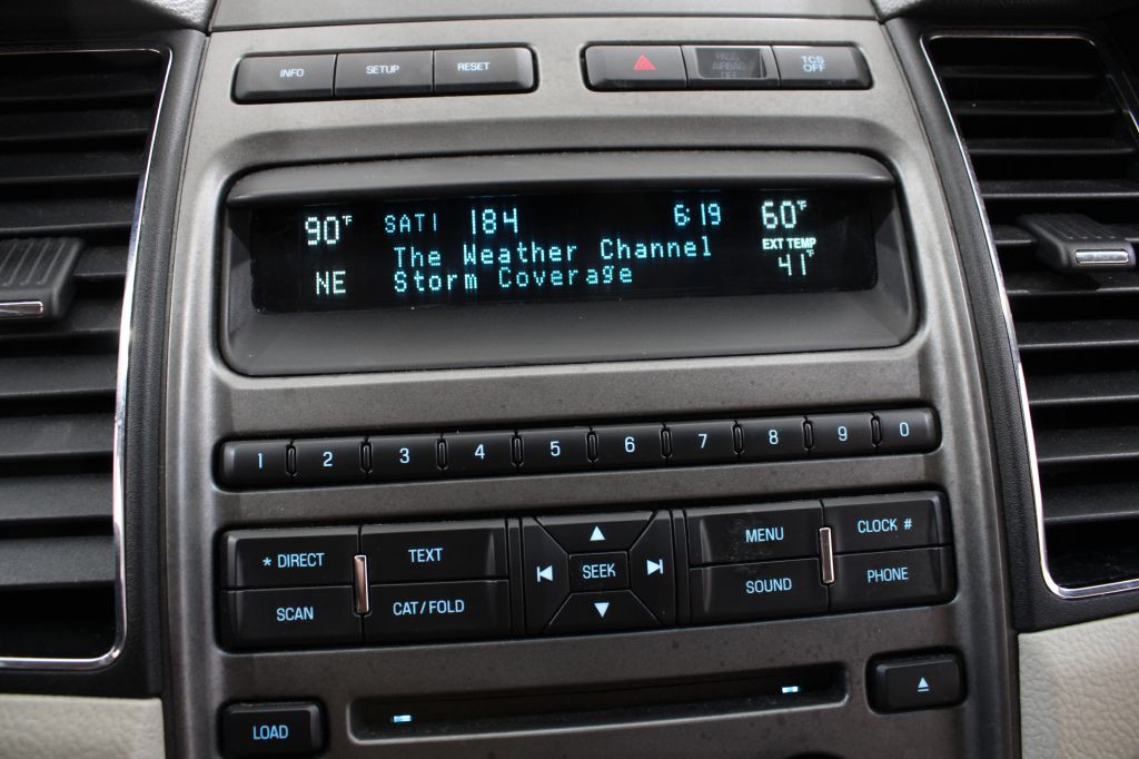 2011 Ford Taurus Image 29