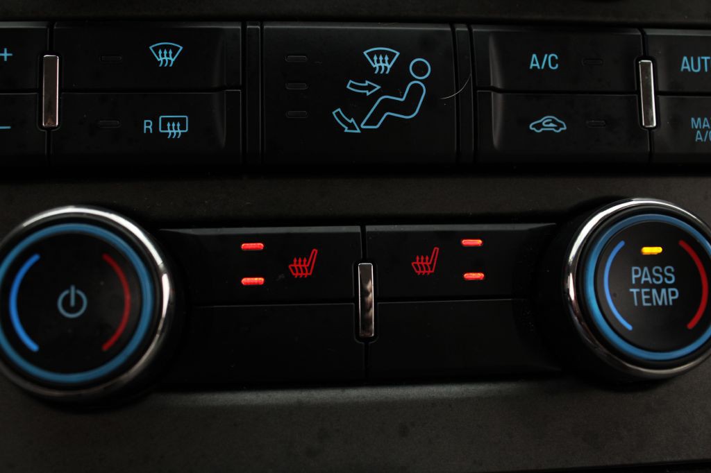 2011 Ford Taurus Image 30