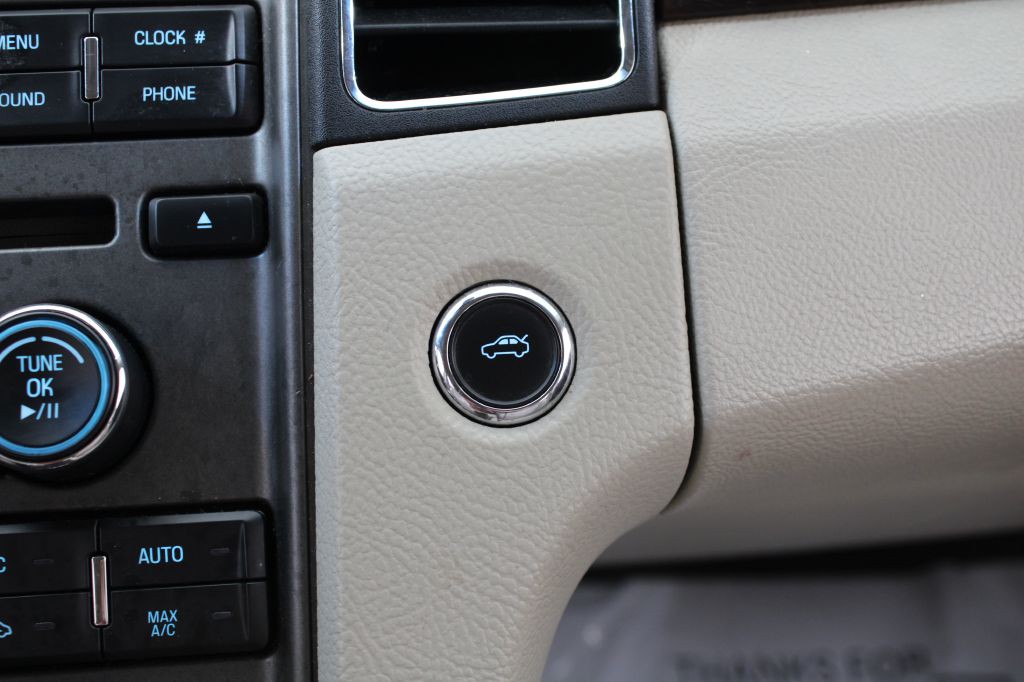 2011 Ford Taurus Image 33