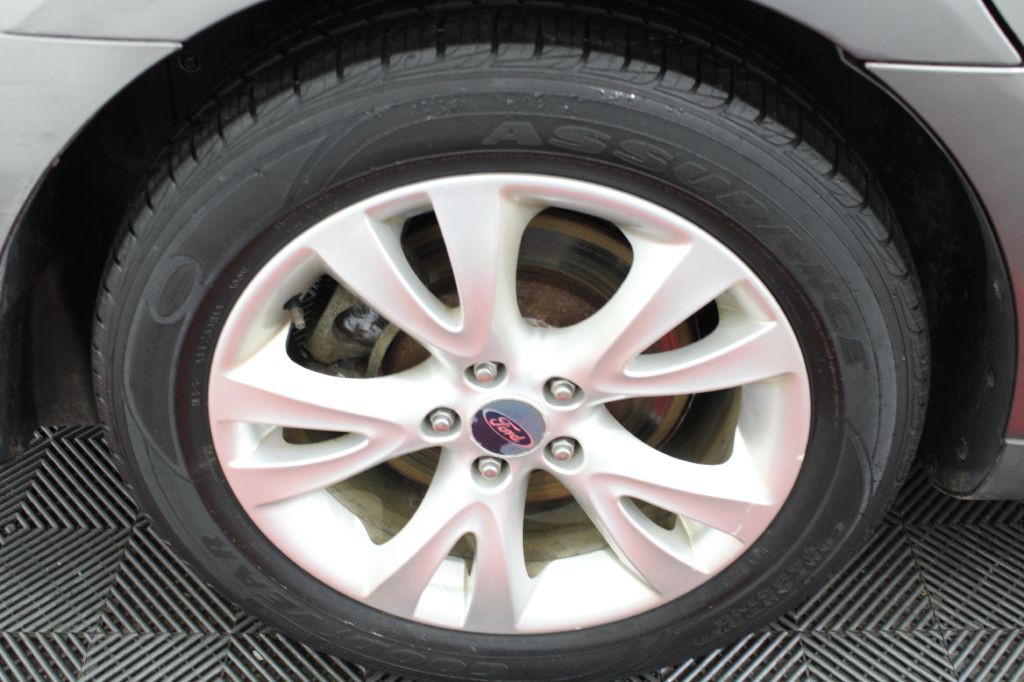 2011 Ford Taurus Image 35